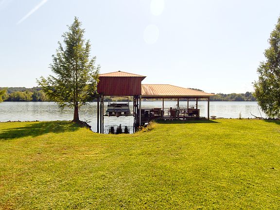 5th image of 210 Lakeview Cove Dr