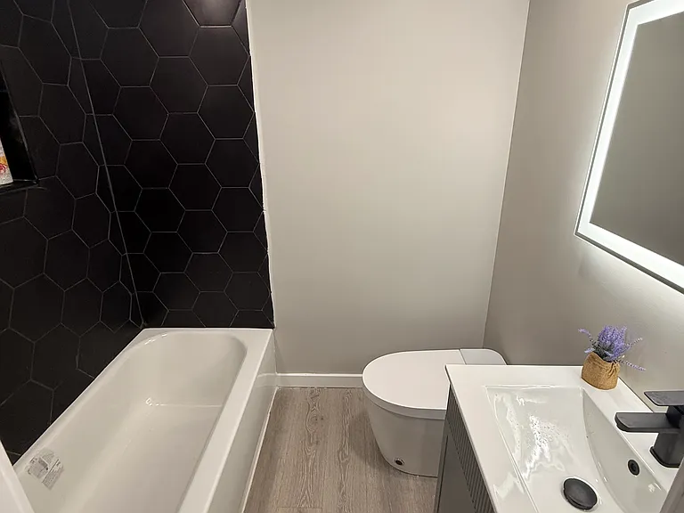 579 Woodward Ave #3 — Photo 10