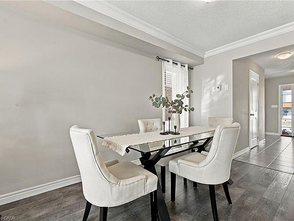 4th image of 235 William St