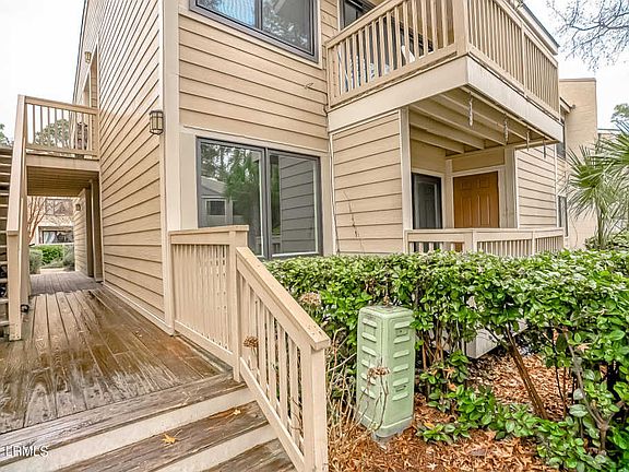 2nd image of 53 Delander Ct APT 17