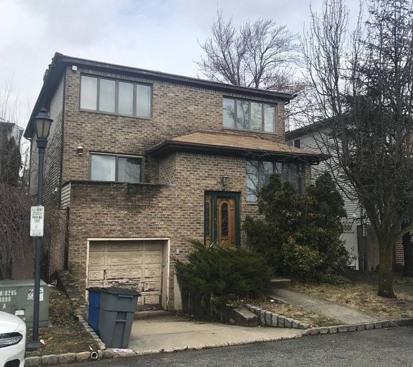 2nd image of 24 Greenway Dr