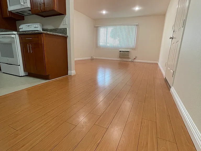 7261 Amigo Ave #10, Reseda, CA 91335 — Photo 17