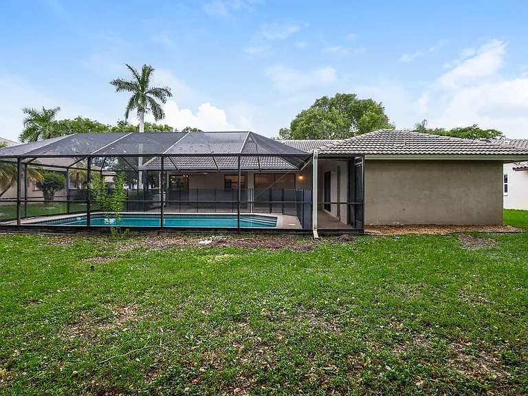 8623 NW 47th Dr — Photo 16