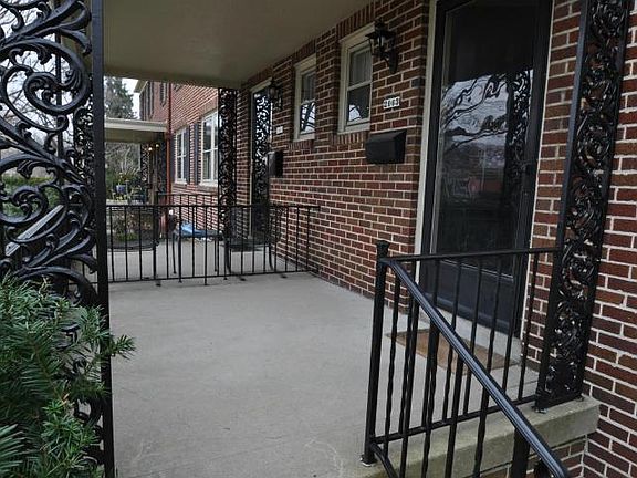 5th image of 2063 Arlington Ave