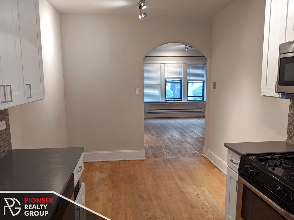 1st image of 2315 N Rockwell St #B1