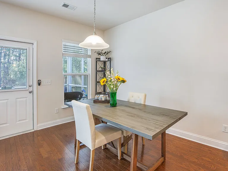 321 Decatur Dr — Photo 16