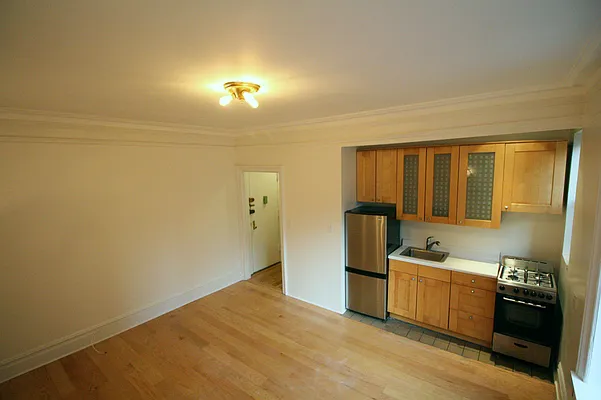 Rented by Wave Real Estate Group | media 11