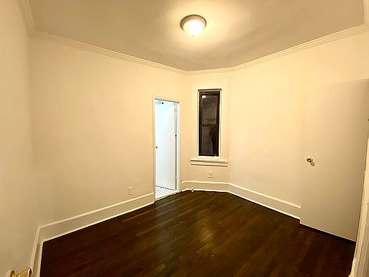 4th image of 243 E 39th St APT 3C
