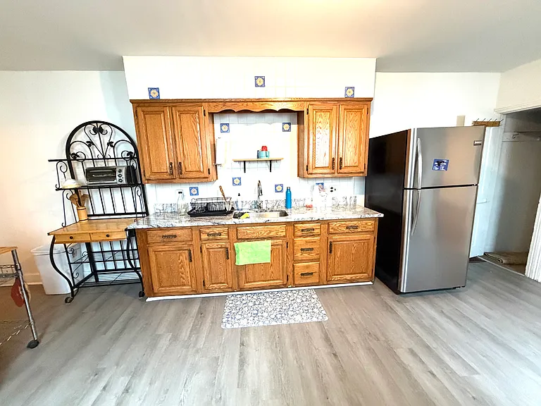 225 Carpenter St — Photo 37
