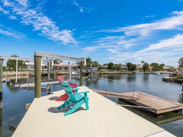 3837 Headsail Dr, New Port Richey, FL 34652