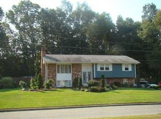 16 Spring Green Rd, Lincoln, RI 02865