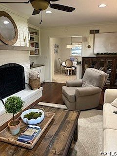 5th image of 1603 Harmony Ln