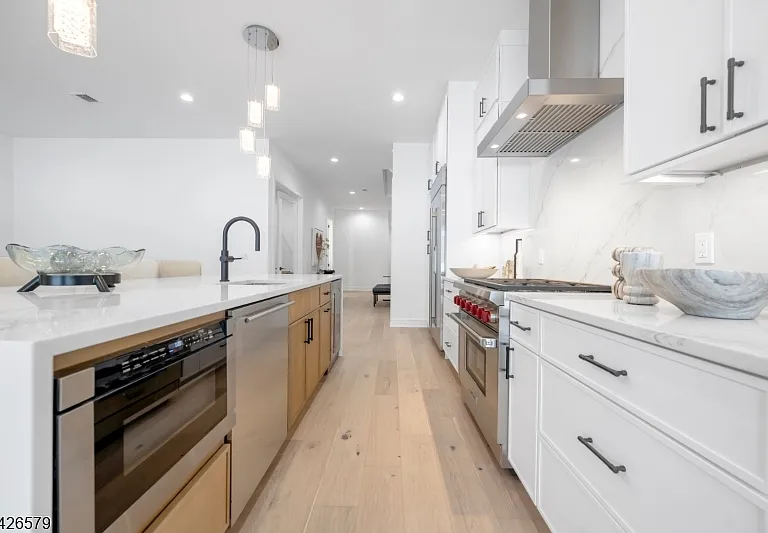27 Feldman Ct — Photo 9