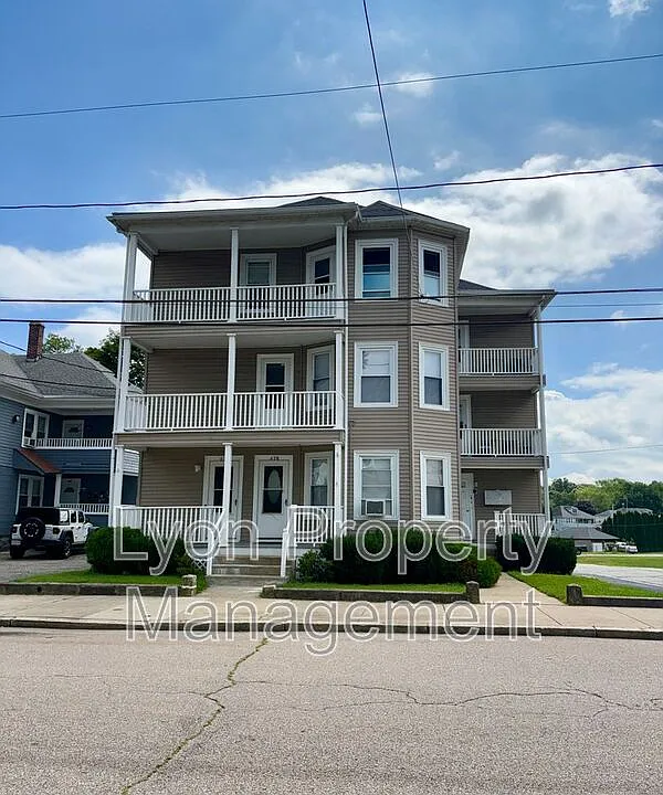676 Grove St #2F