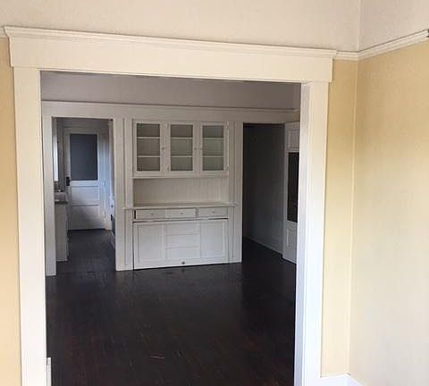 2nd image of 1066 Robinson Ave Frnt 4