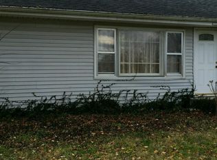 909 S 9th St, Herrin, IL 62948