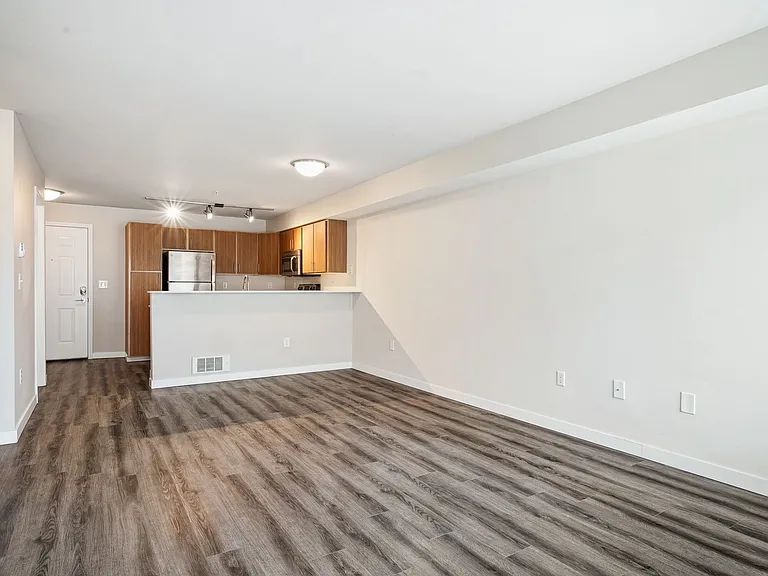 West Side Flats South — Photo 20