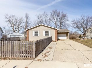 401 Armor Rd, Springfield, IL 62704