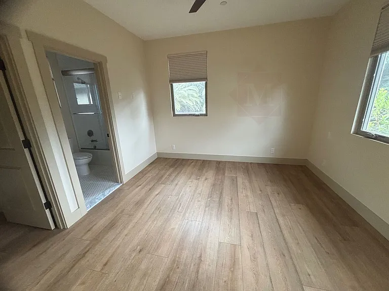 1731 Laurel Ave — Photo 5