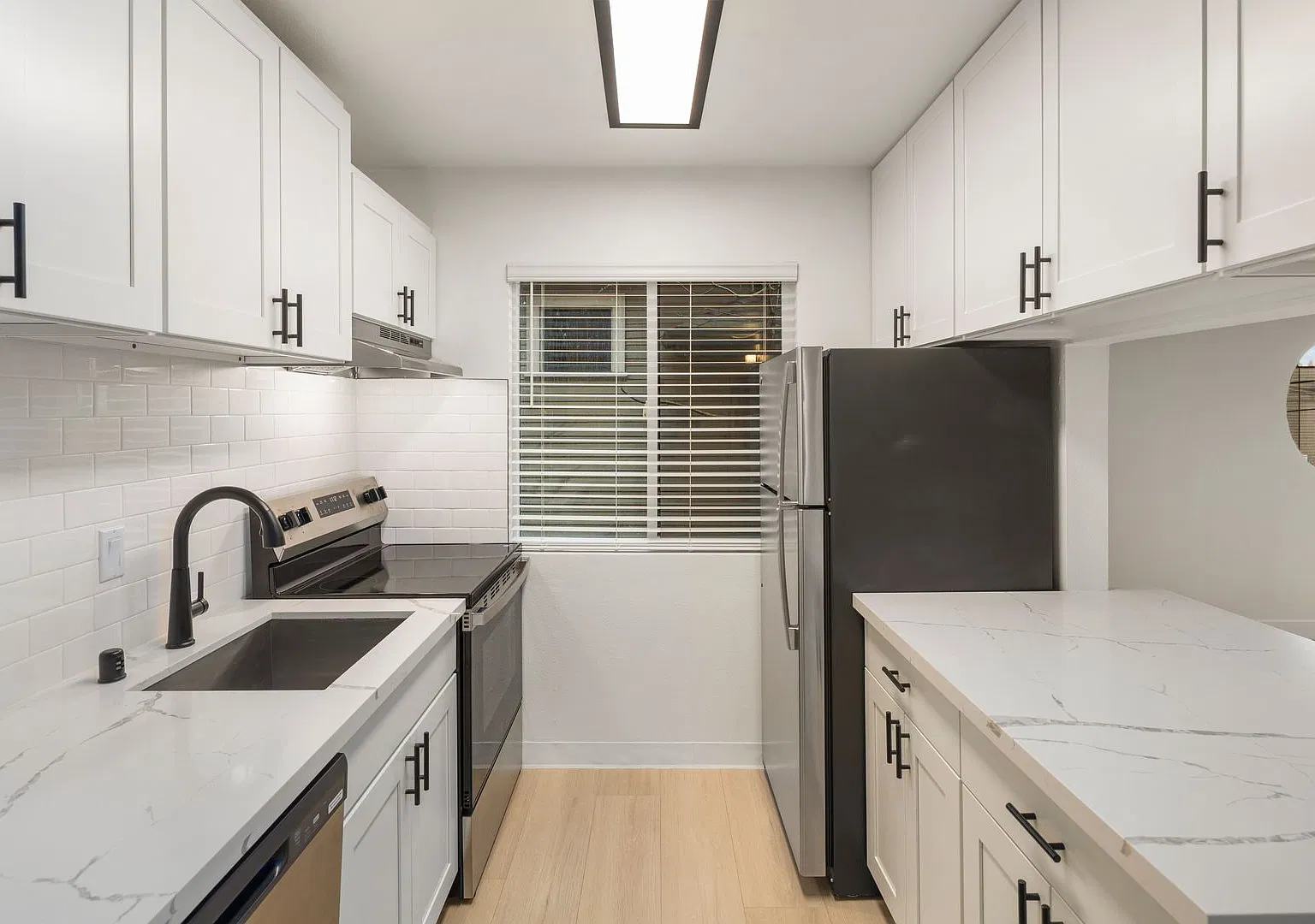 Newly Renovated 2-Bedroom Apartment with Private Balcony in Wallingford — Photo 4