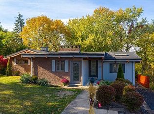 2278 Country Club Dr, Pittsburgh, PA