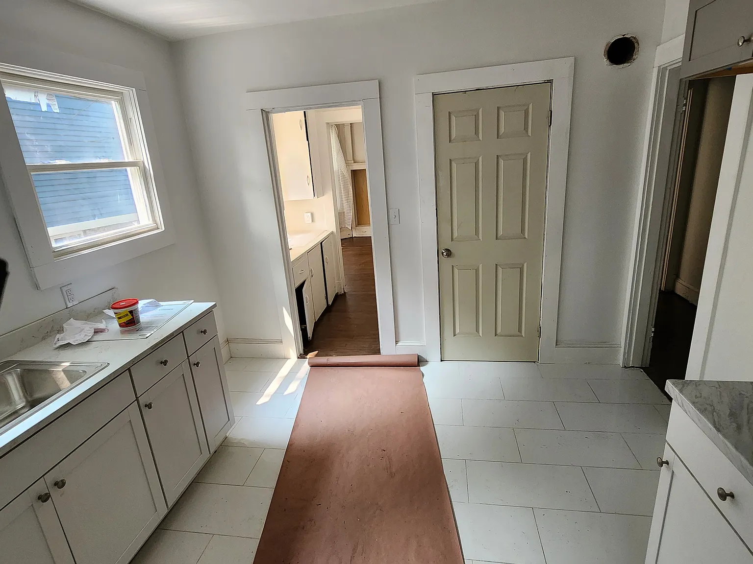 4 bed, 900 sqft, $1,900 — Photo 3