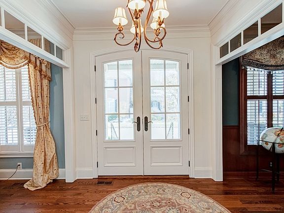 5th image of 1524 Glen Eden Ln