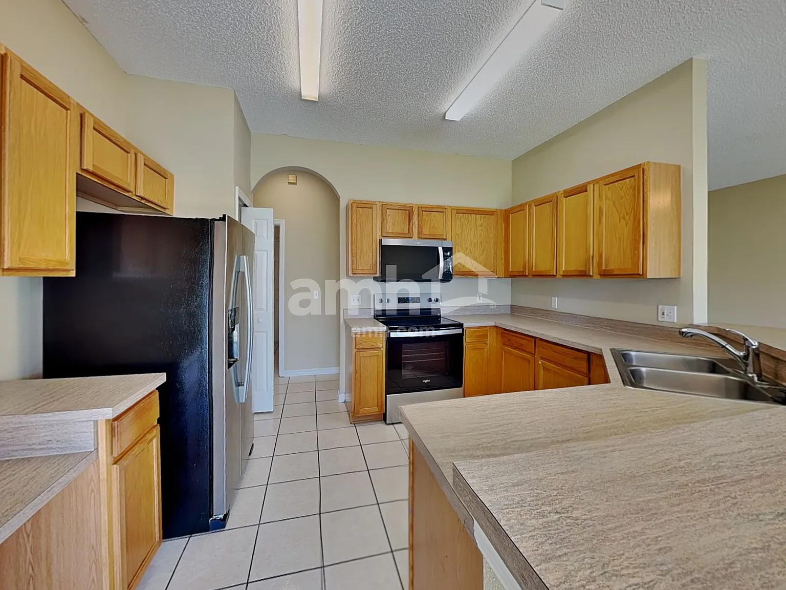 3 bed, 2.0 bath, 1874 sqft, $2,280 — Photo 3