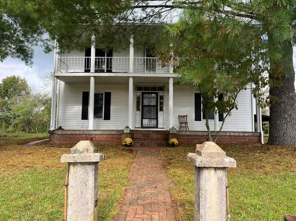 63-75 Church St, Castlewood, VA 24224