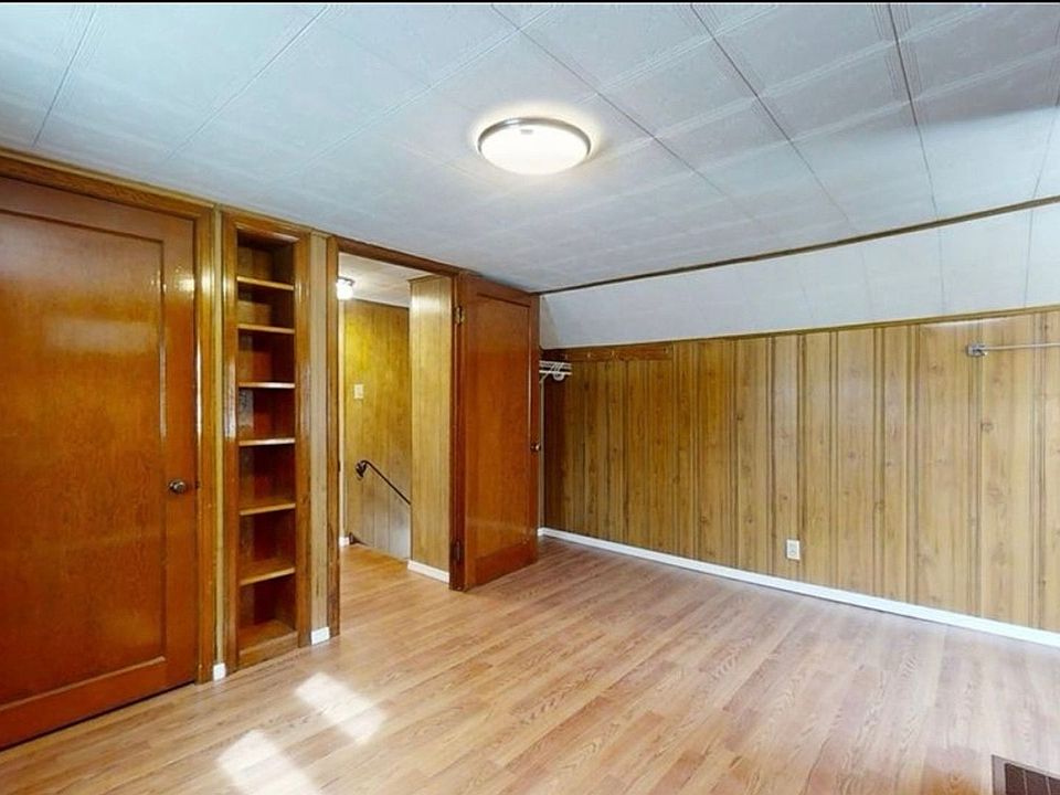 1st image of 51 Marilyn Dr