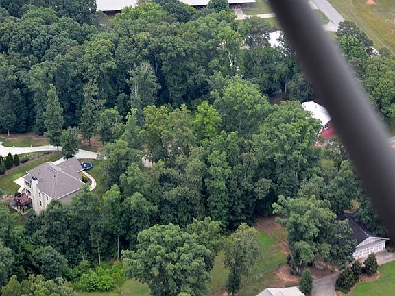 3rd image of 3850 Mathis Airpark Rd