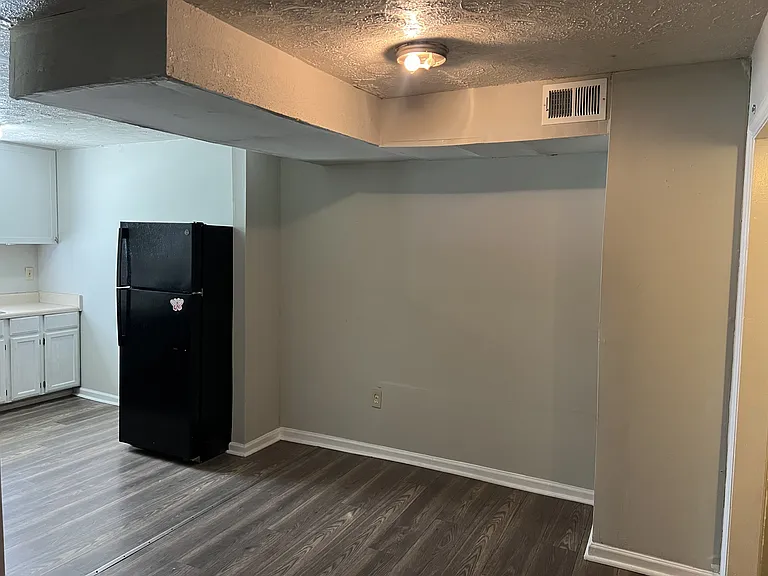 390 Cowan St #394 — Photo 6