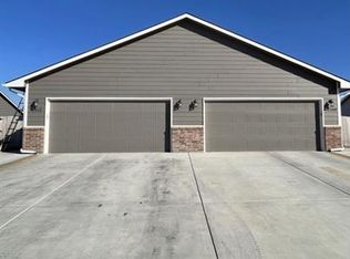 5308 N Cypress St, Bel Aire, KS 67226