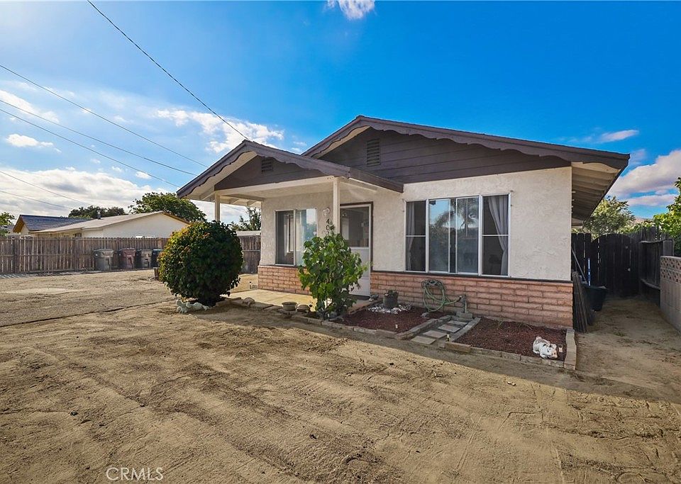1st image of 40734 Mayberry Ave