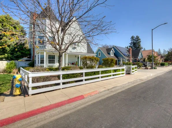 569 W Sample Ave, Clovis, CA 93612