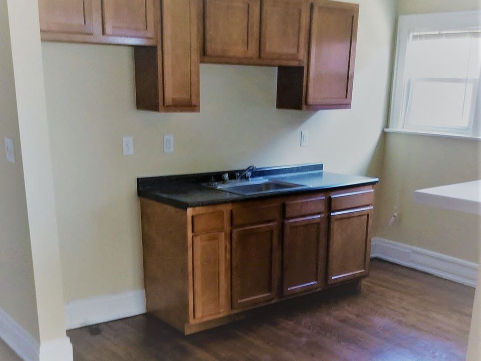 1st image of 212 Rockdale Ave APT 4