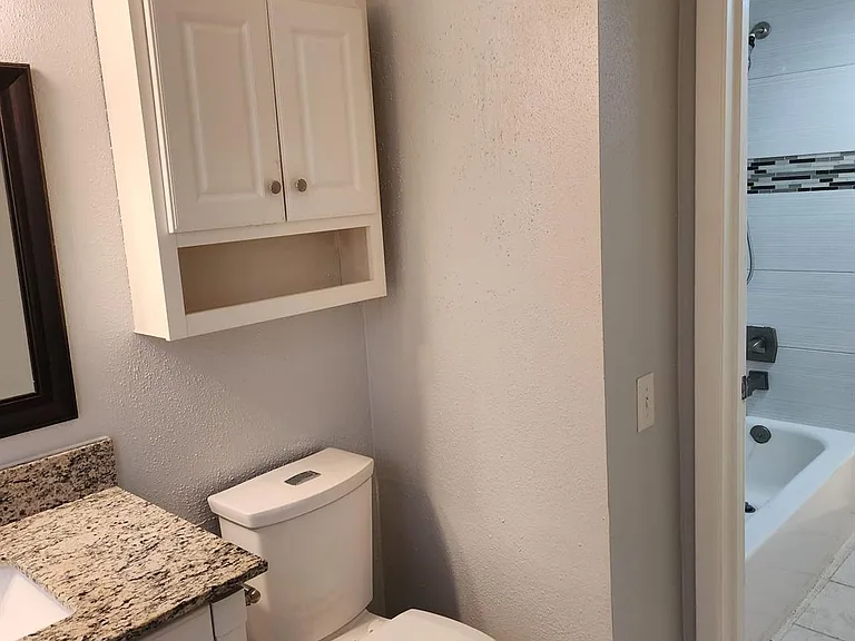 11710 Southlake Dr #6 — Photo 9