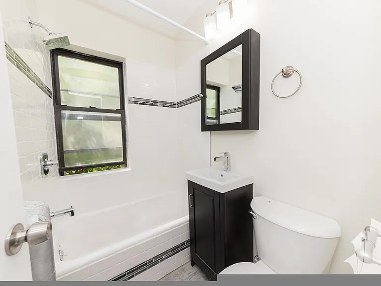 1054 W Lill Ave #2 — Photo 3