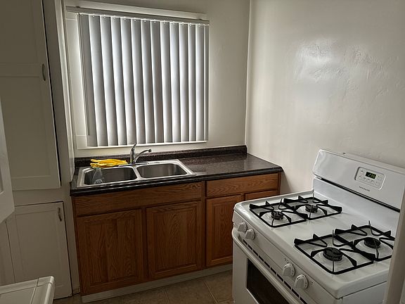 3rd image of 344 Kalmia St