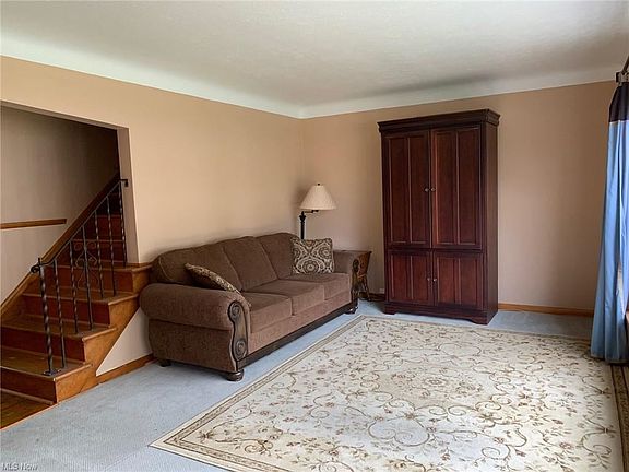 3rd image of 26364 Leslie Ave