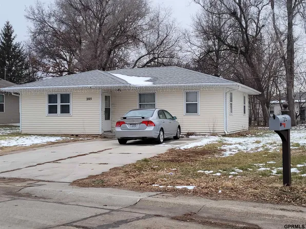 205 Pershing Rd, Fremont, NE 68025