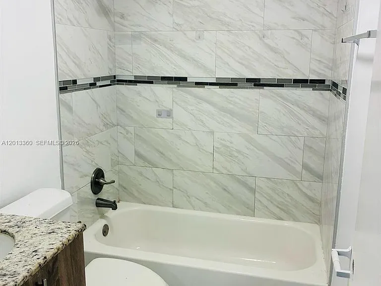 6755 NW 187th Ter — Photo 9