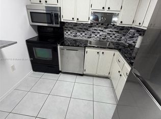 16950 W Dixie Highway Hwy #A-524-524, North Miami Beach, FL 33160