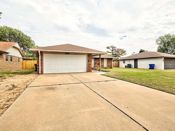 3rd image of 4106 Oakcrest Ave
