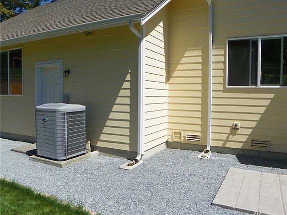 5th image of 16620 196th Ave E