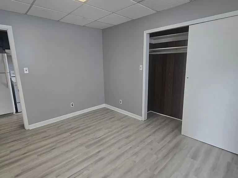 533 W Broadway — Photo 14