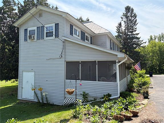 3rd image of 1304 S Hammond Rd