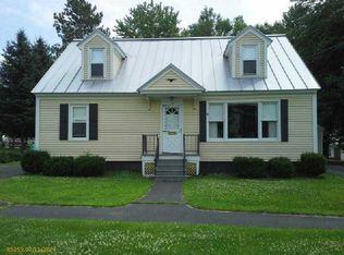 38 Sanger Ave, Waterville, ME 04901