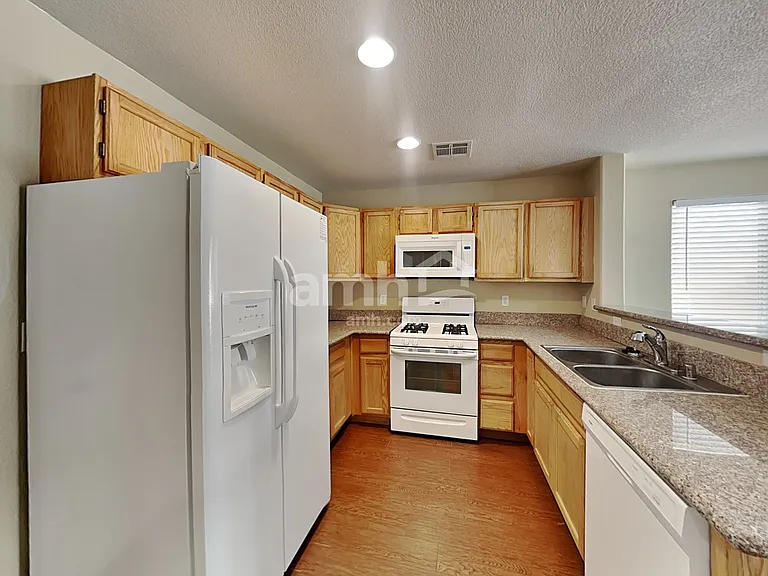 8350 Fort Hallock Ave — Photo 3