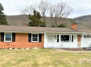 3001 Winterberry Ave, Covington, VA 24426